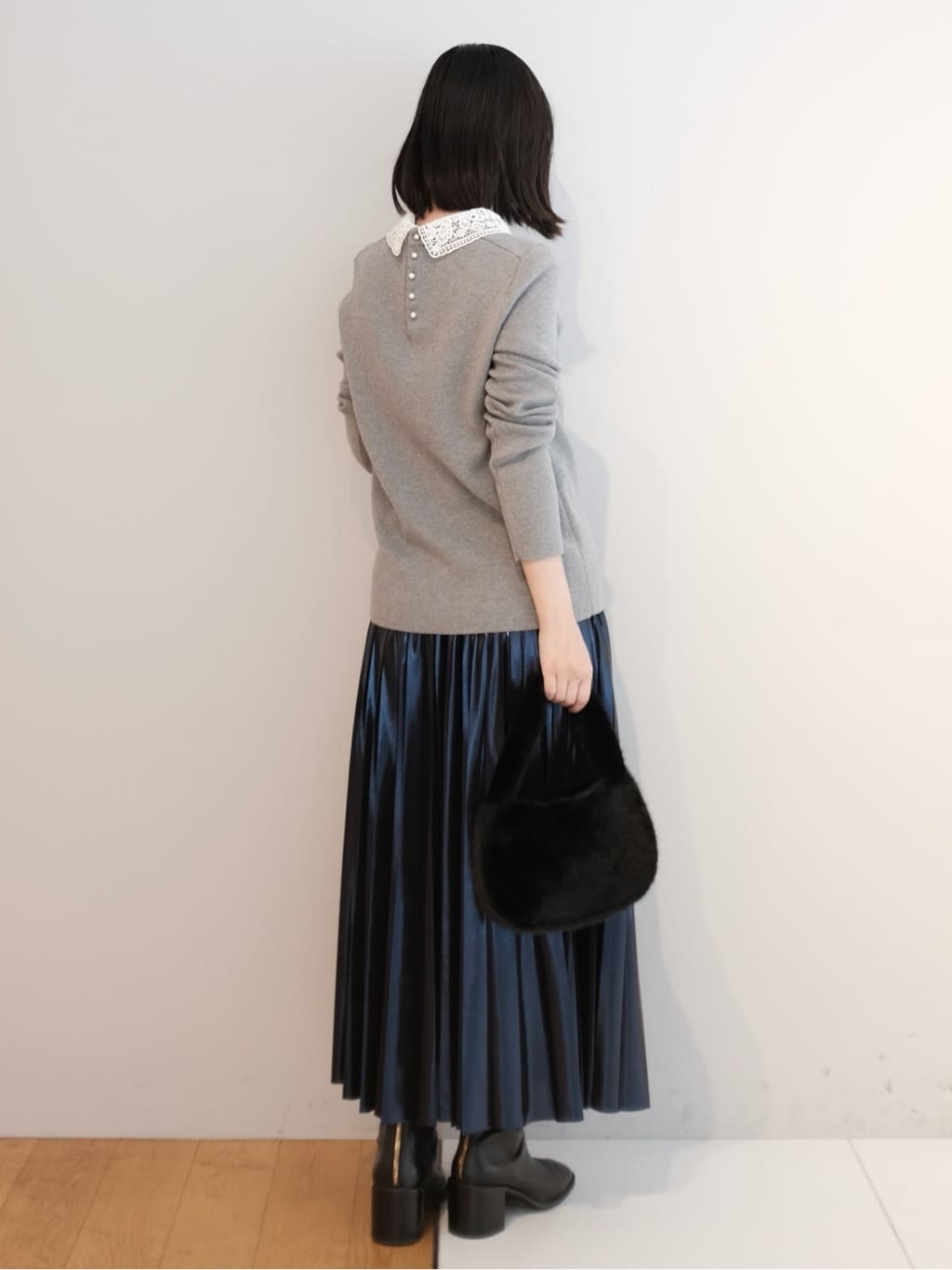 Kishimotoさんの「DRESSTERIOR｜2WAYレースカラーニット」を使ったコーディネート