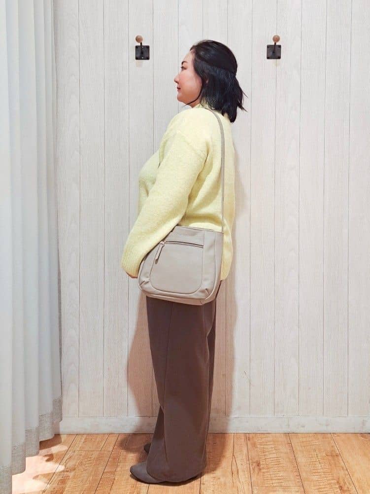 kotomiさんの「SHOO･LA･RUE｜【洗濯機可/S-LL】インせず着られる ふわふわハイネックニット」を使ったコーディネート