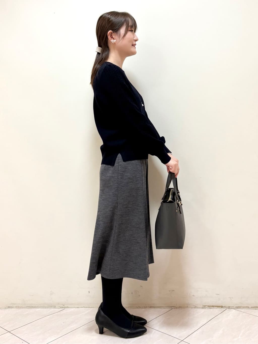 mikiさんの「Reflect｜【選べる8色／スカートにもパンツにも◎】ウール混ボートネックニット」を使ったコーディネート