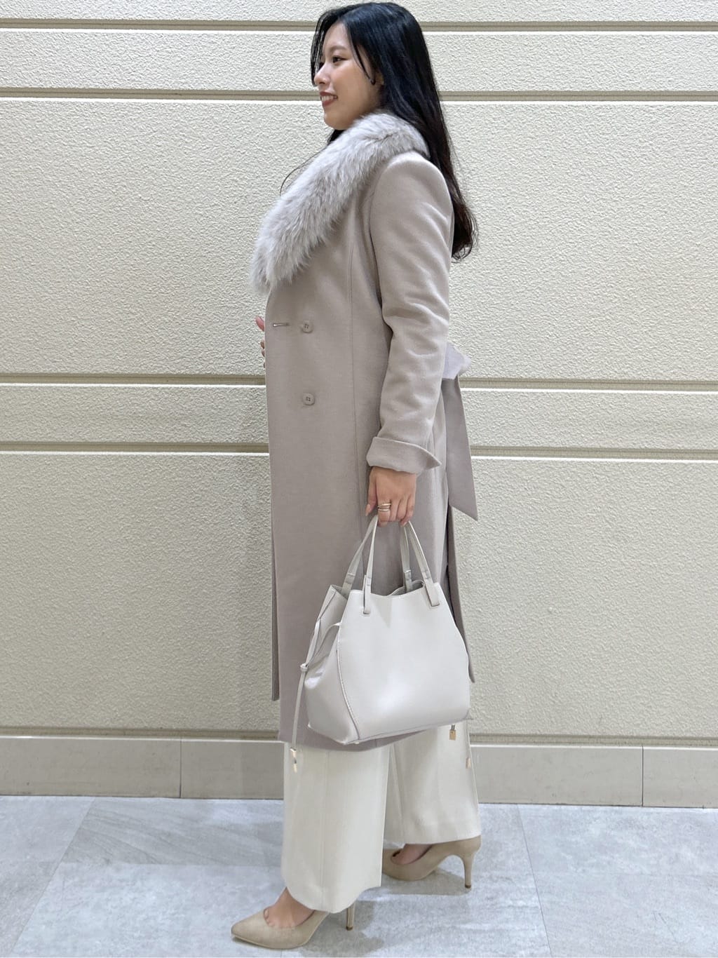 Momokaさんの「COUP DE CHANCE｜【日本製／ブルーフォックスファー／カシミヤ混】ファー付ウールコート」を使ったコーディネート