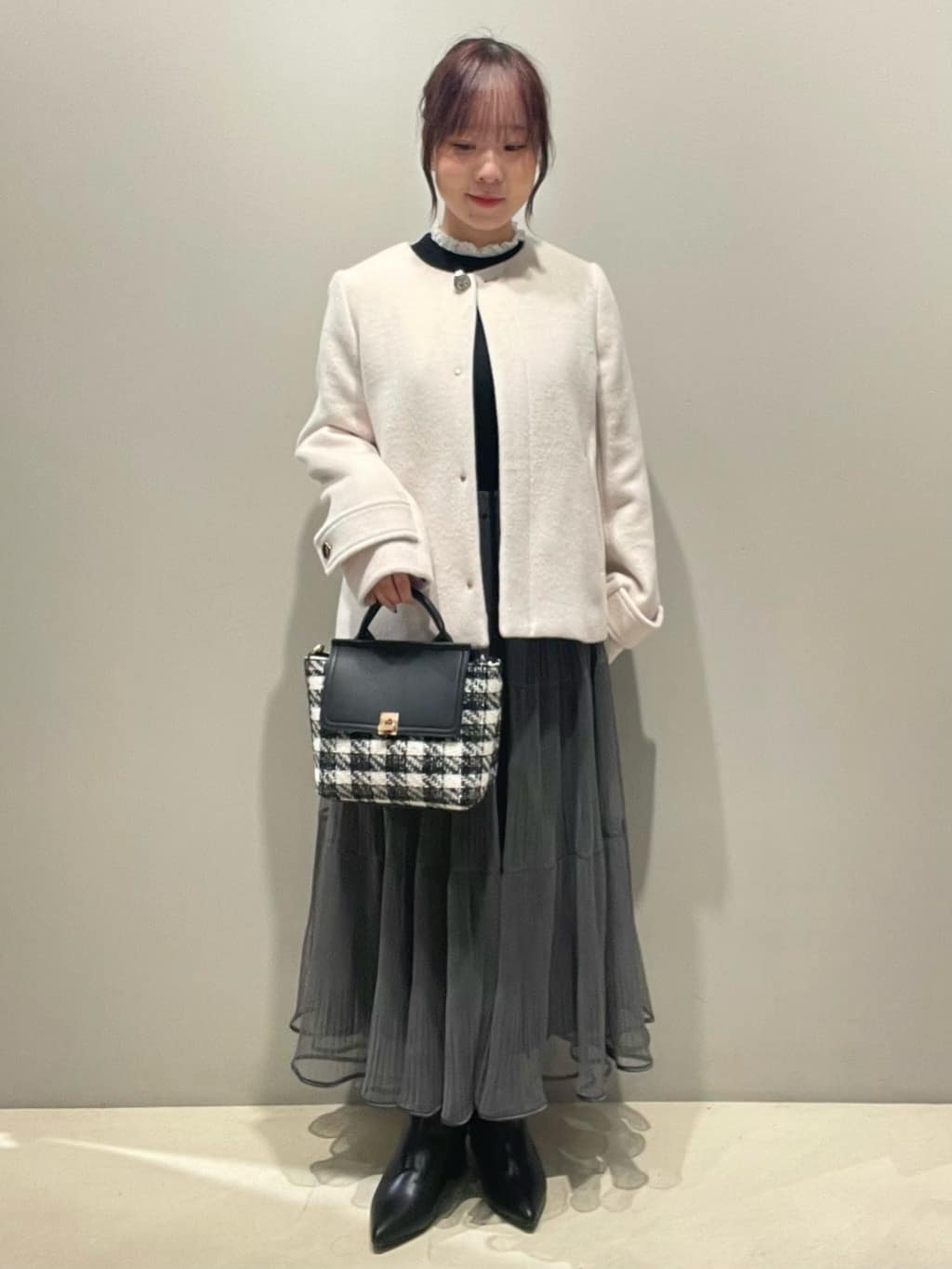 mikiさんの「OPAQUE.CLIP｜【2WAY】ラメツイードチェックコンビミドルハンドバッグ」を使ったコーディネート