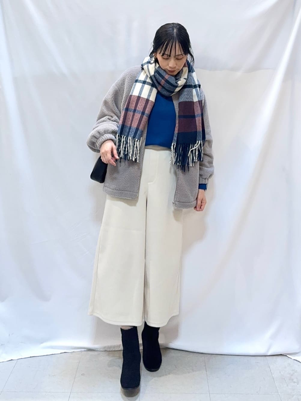 𝐇𝐢𝐫𝐨𝐦𝐢さんの「SHOO･LA･RUE｜【洗濯機可】美脚見え あったか圧縮ニット ガウチョパンツ」を使ったコーディネート