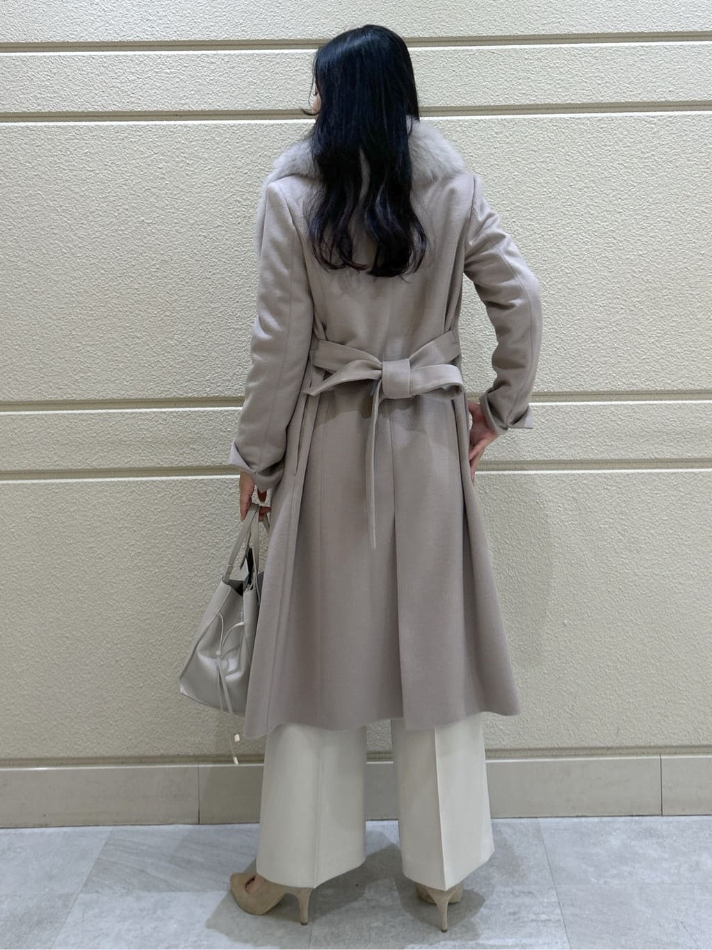 Momokaさんの「COUP DE CHANCE｜【日本製／ブルーフォックスファー／カシミヤ混】ファー付ウールコート」を使ったコーディネート