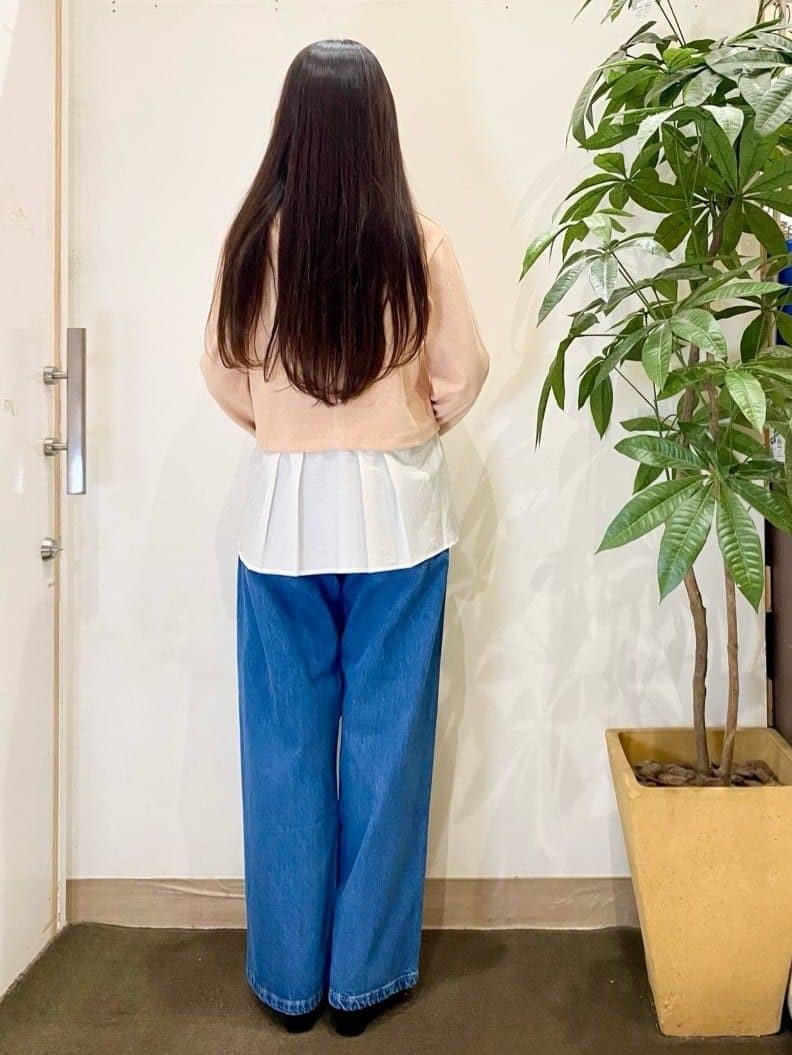 AYUMIさんの「SHOO･LA･RUE｜【S-LL】気になる腰回りをカバー レイヤード風ドッキングトップス」を使ったコーディネート