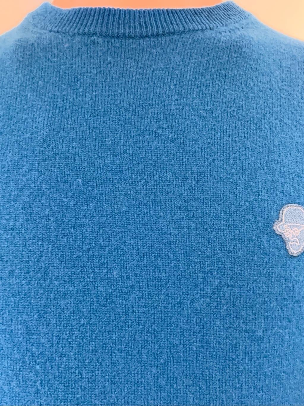及川さんの「TAKEO KIKUCHI｜【Air Palette Knit】ワンポイント カラーニット プルオーバー」を使ったコーディネート