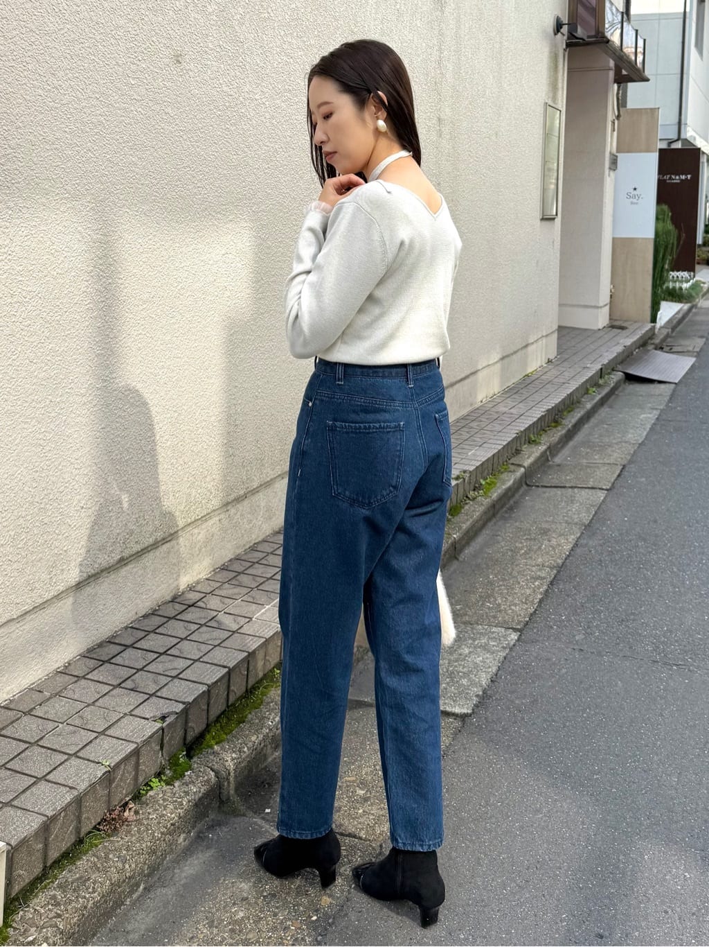teiさんの「Couture brooch｜フェイクファーチェーンバッグ」を使ったコーディネート