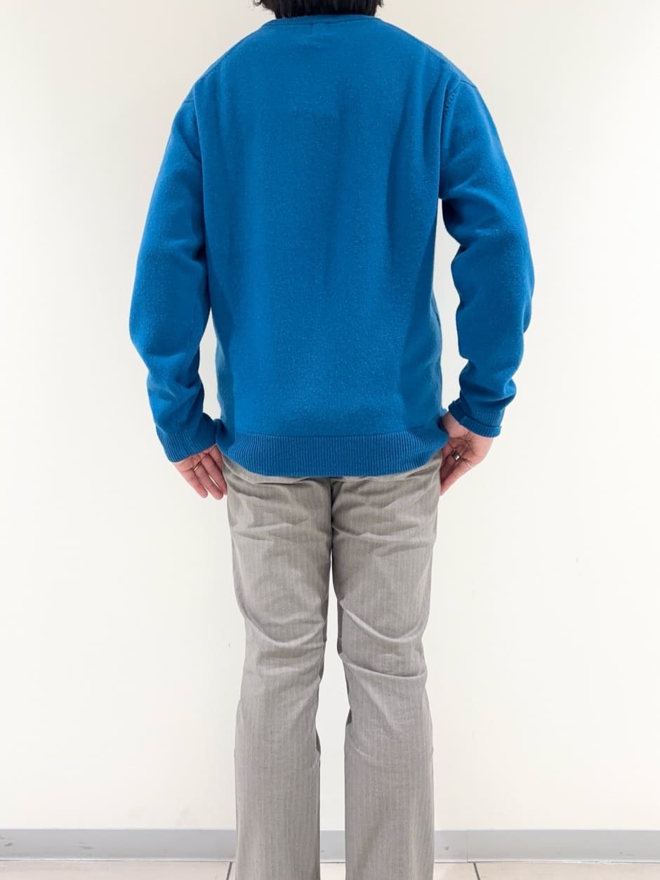 及川さんの「TAKEO KIKUCHI｜【Air Palette Knit】ワンポイント カラーニット プルオーバー」を使ったコーディネート