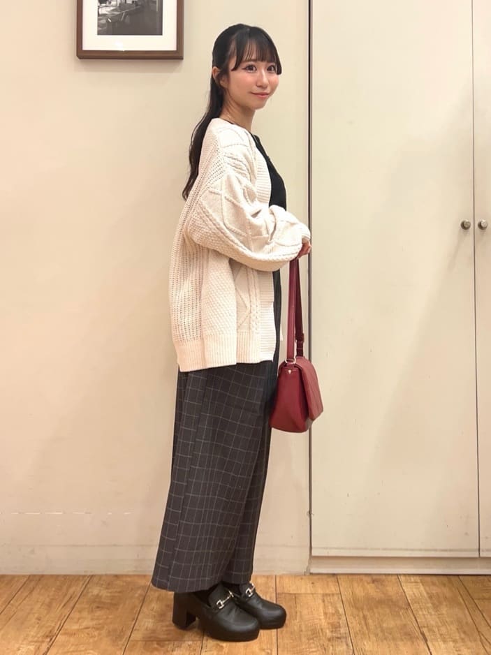 AIRIさんの「SHOO･LA･RUE｜【着丈選べる】大人のきれいめスタイルに ウールフィール ワイドパンツ」を使ったコーディネート