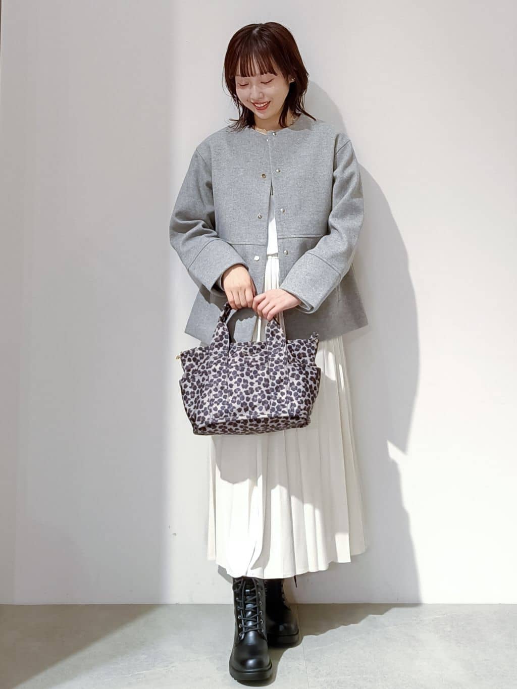 のんさんの「OPAQUE.CLIP｜ロングロゴTシャツ【洗濯機OK】」を使ったコーディネート