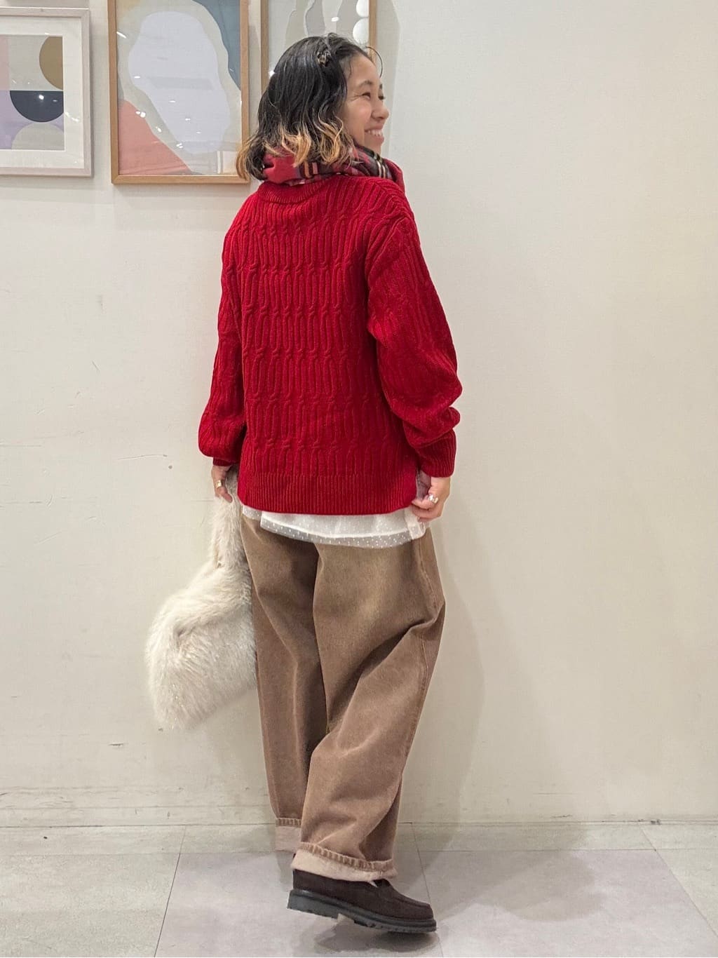 たけぴさんの「SHOO･LA･RUE｜【洗濯機可／毛玉レス】シンプルケーブル柄ニット」を使ったコーディネート