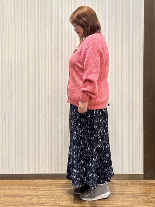 ゆかぴさんの「SHOO･LA･RUE｜【S-LL】思わず触れたくなる ふわふわ Vネックニットカーディガン」を使ったコーディネート