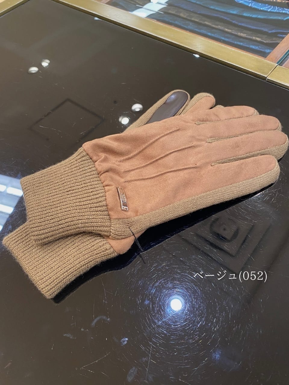 小南大和さんの「TAKEO KIKUCHI｜スエード調ニットコンビ ウォッシャブルグローブ」を使ったコーディネート
