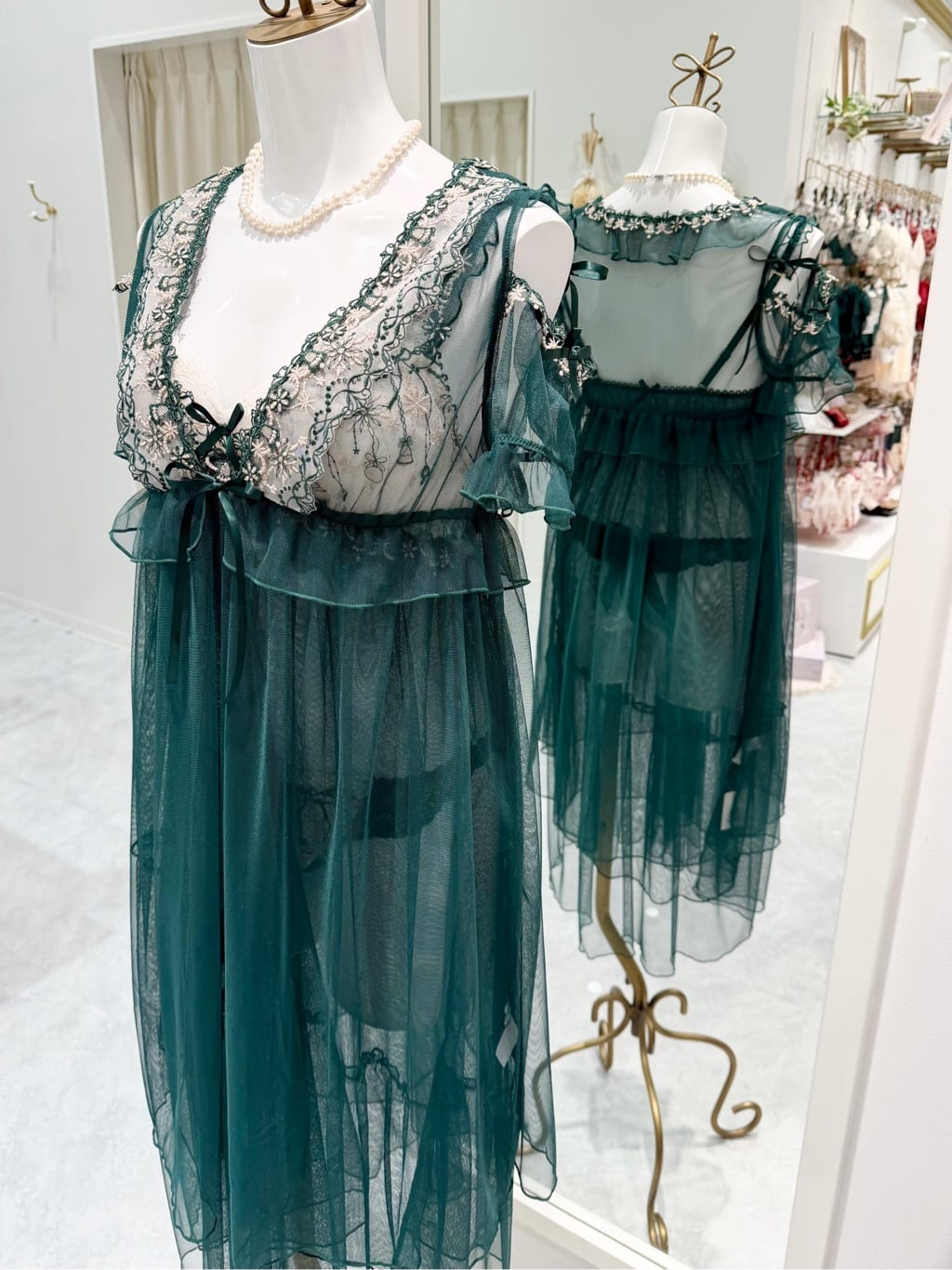 nishiさんの「Risa Magli｜【ルビー】 ブラジャー （B-C） ＜Side Shape（サイドシェイプ）＞」を使ったコーディネート