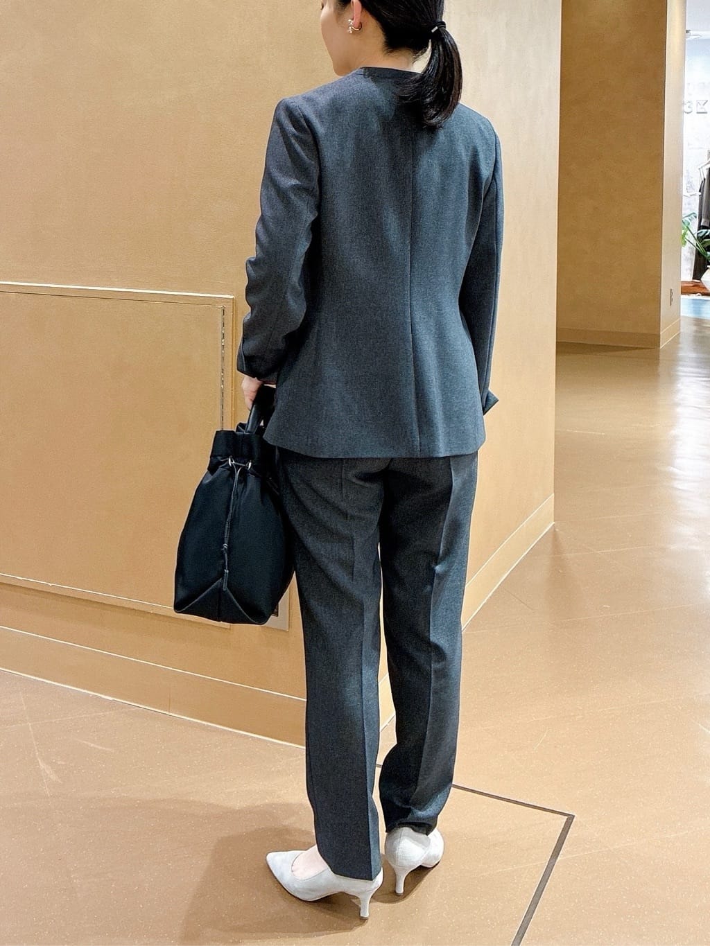 hattoriさんの「INDIVI｜【洗える／通勤／スーツ】メランジストレッチ ノーカラージャケット」を使ったコーディネート