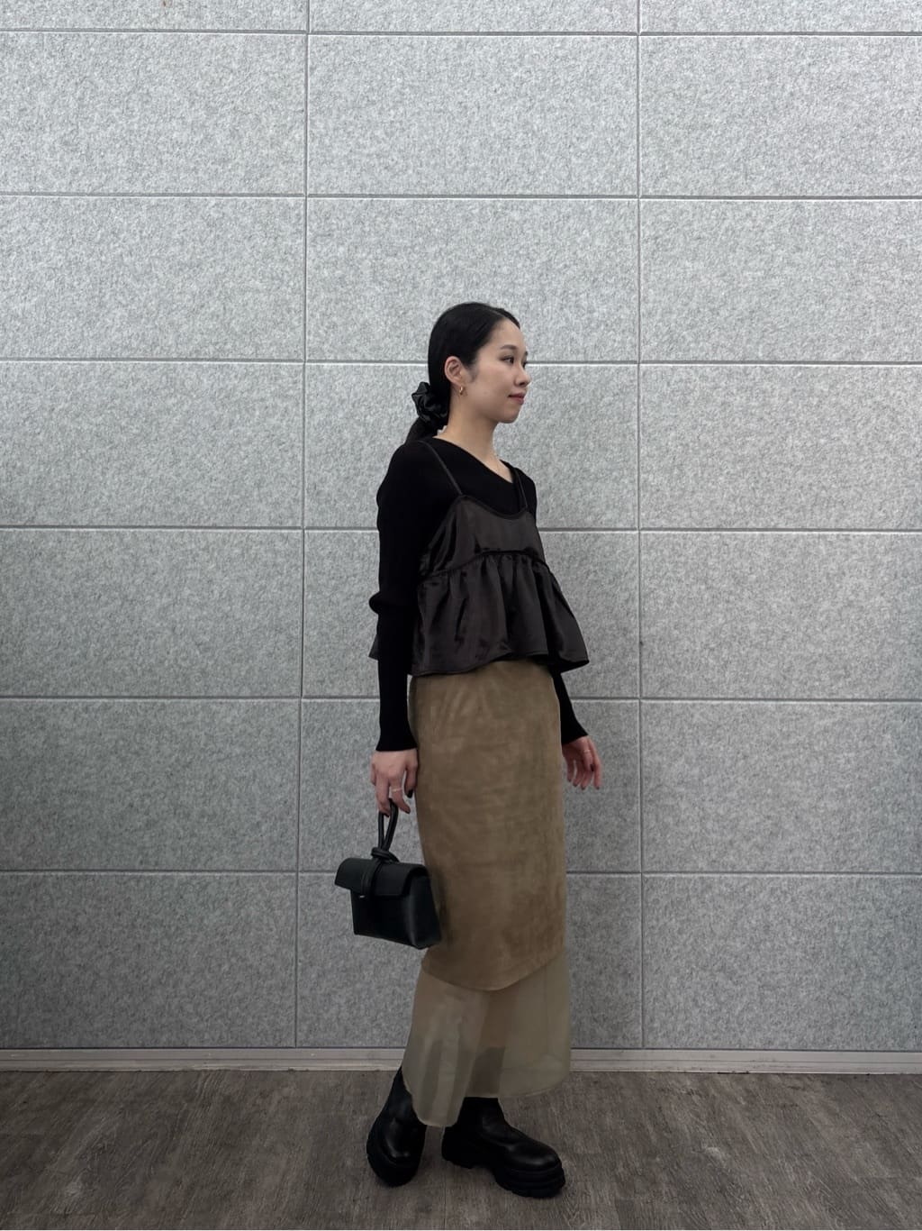 ひなさんの「INDIVI｜スエードライクレイヤースカート」を使ったコーディネート