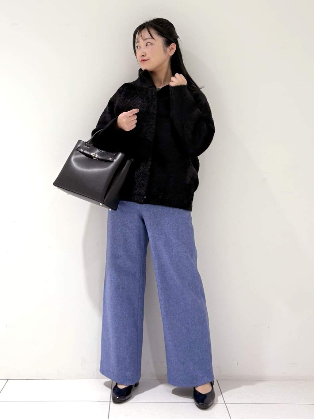 momokoさんの「INDIVI｜スタンドネック シャギーモールニット」を使ったコーディネート