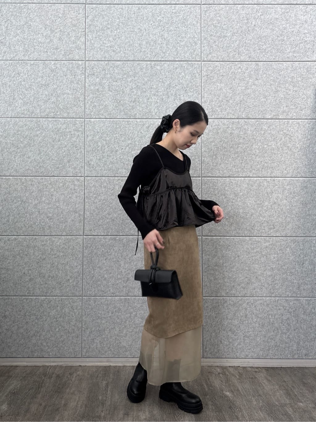 ひなさんの「INDIVI｜スエードライクレイヤースカート」を使ったコーディネート