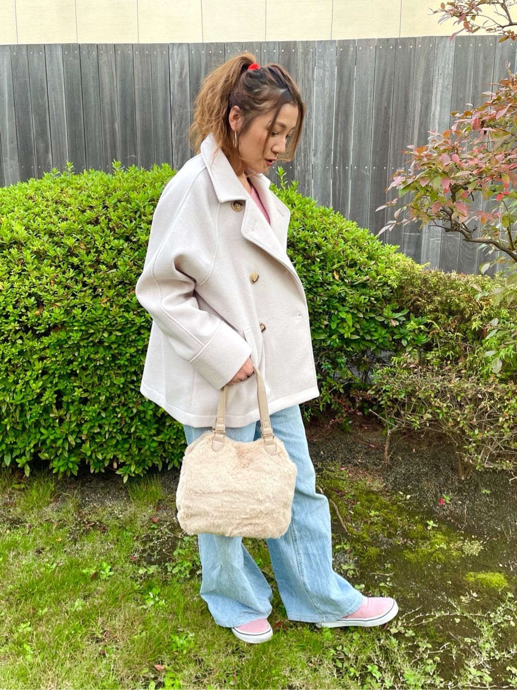 a.nishiさんの「カットメルトンミドル丈コート」を使ったコーディネート