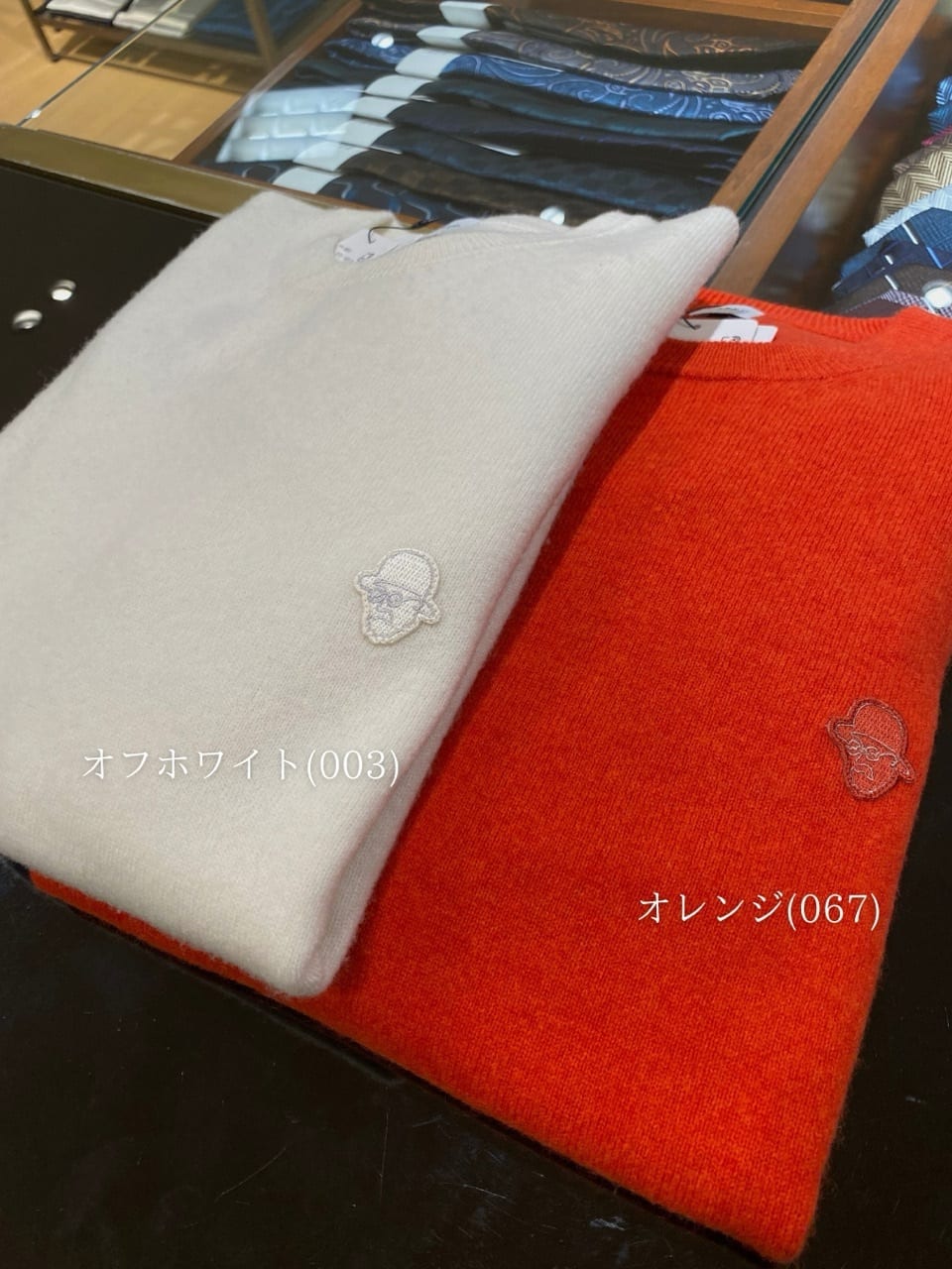 小南大和さんの「TAKEO KIKUCHI｜【Air Palette Knit】ワンポイント カラーニット プルオーバー」を使ったコーディネート