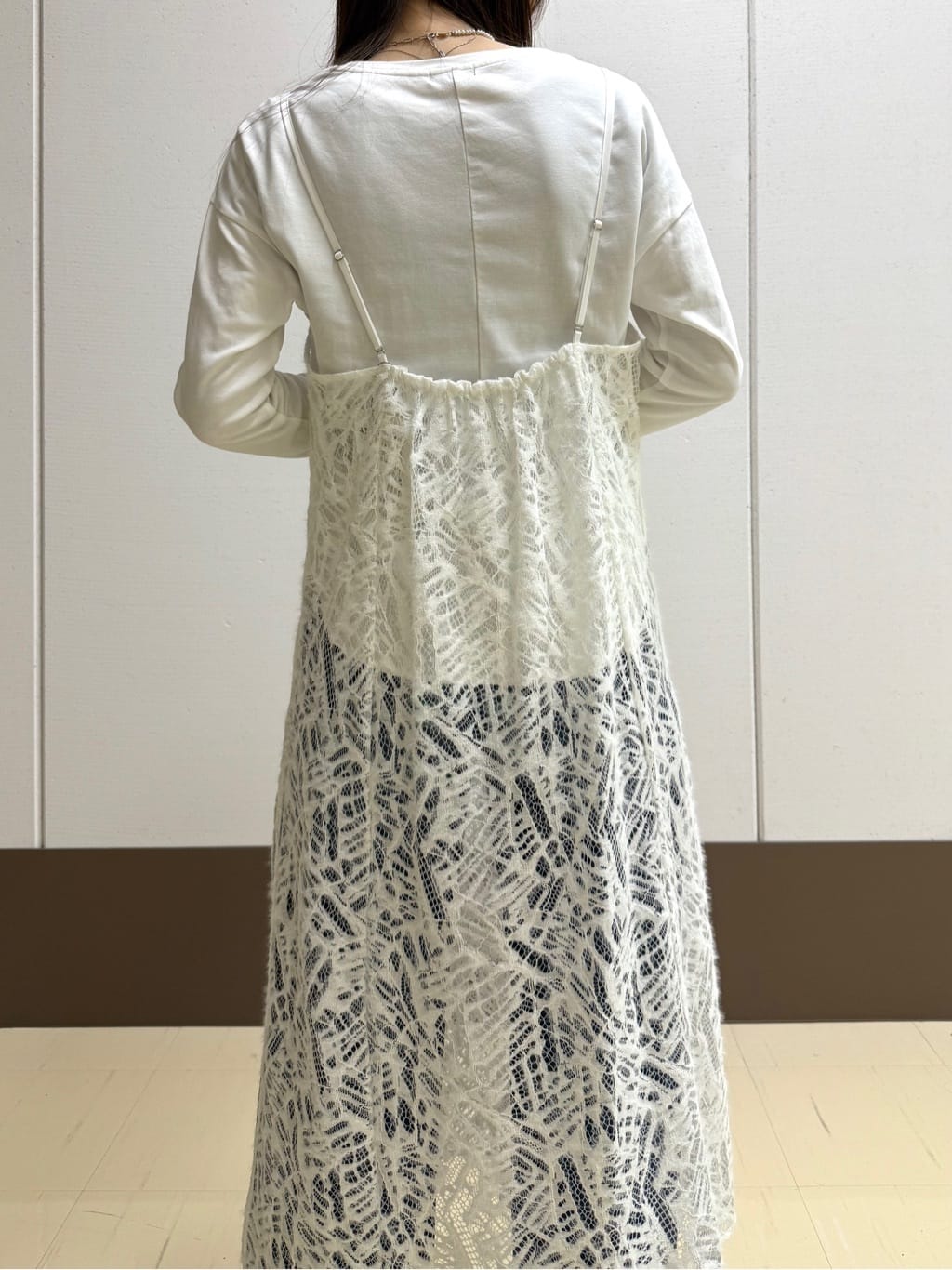 mamiさんの「INDIVI｜【レイヤード◎】レースキャミドレス」を使ったコーディネート