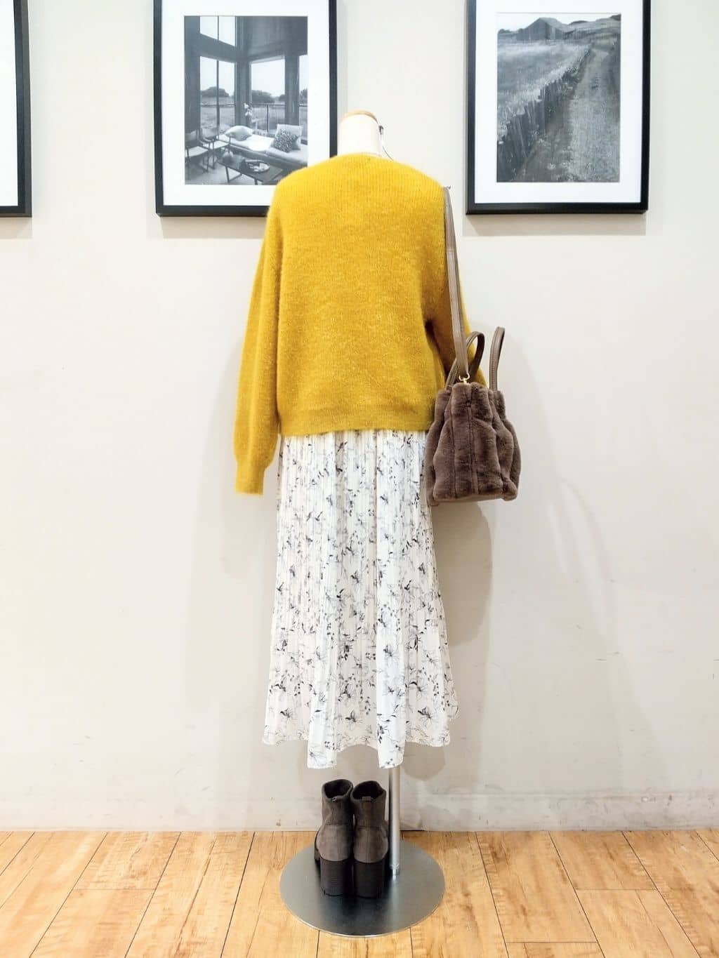 名前さんの「SHOO･LA･RUE｜【S-LL】美しく見せる ボートネックロンT」を使ったコーディネート