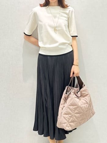 Miwaさんの「UNTITLED｜【アンサンブル可/薄手】ベーシッククルーネックカーディガン」を使ったコーディネート