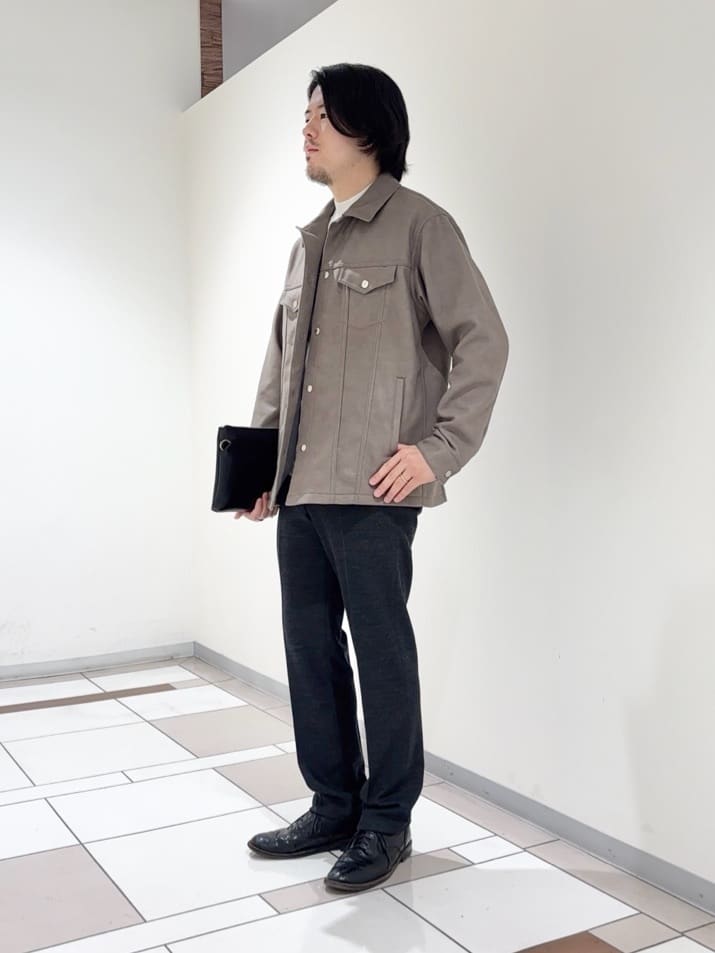 及川さんの「TAKEO KIKUCHI｜ハイゲージ モックネック ニット プルオーバー」を使ったコーディネート