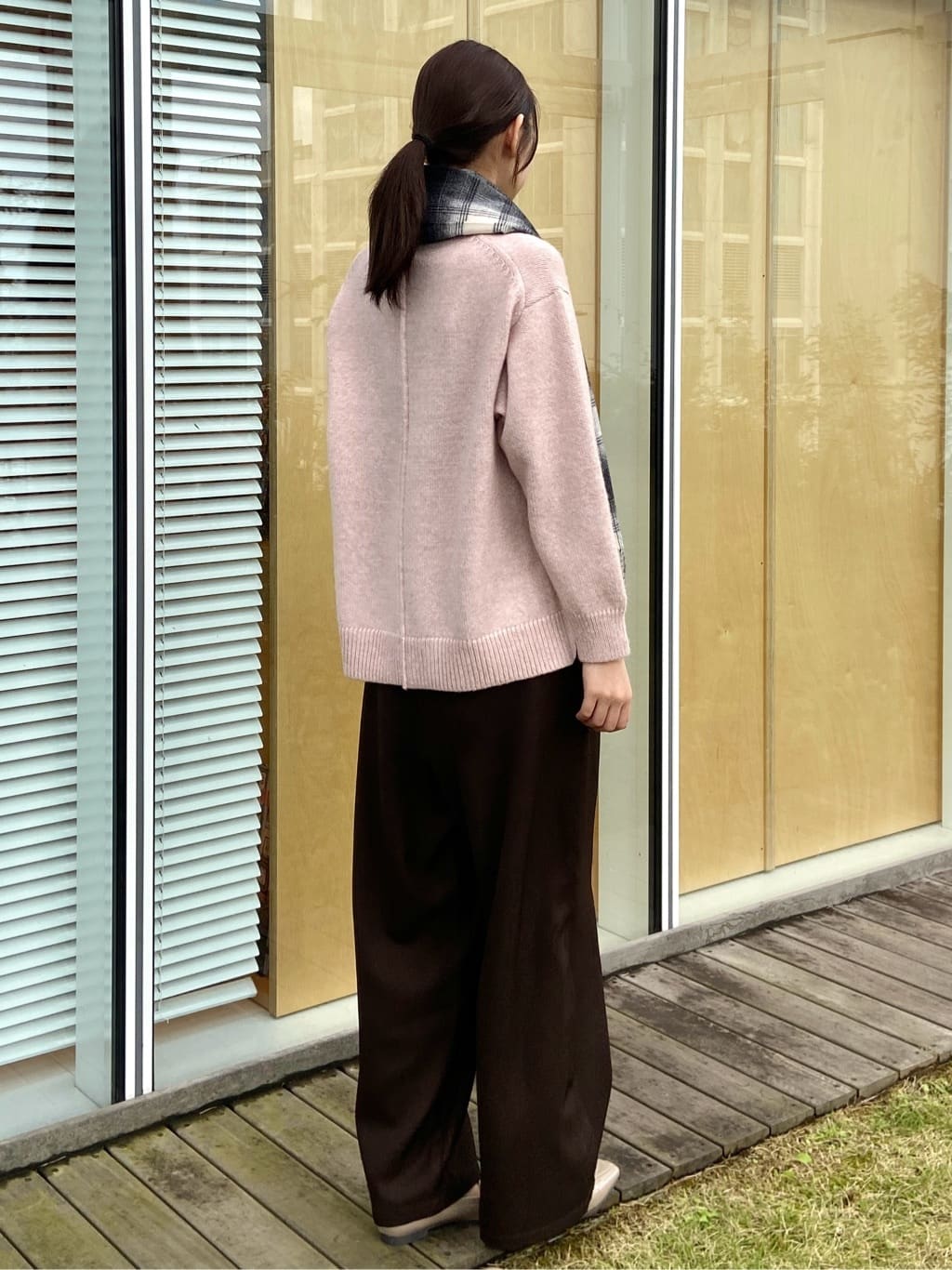 めぐさんの「OPAQUE.CLIP｜リラクシークルーネックニット【洗濯機OK】」を使ったコーディネート