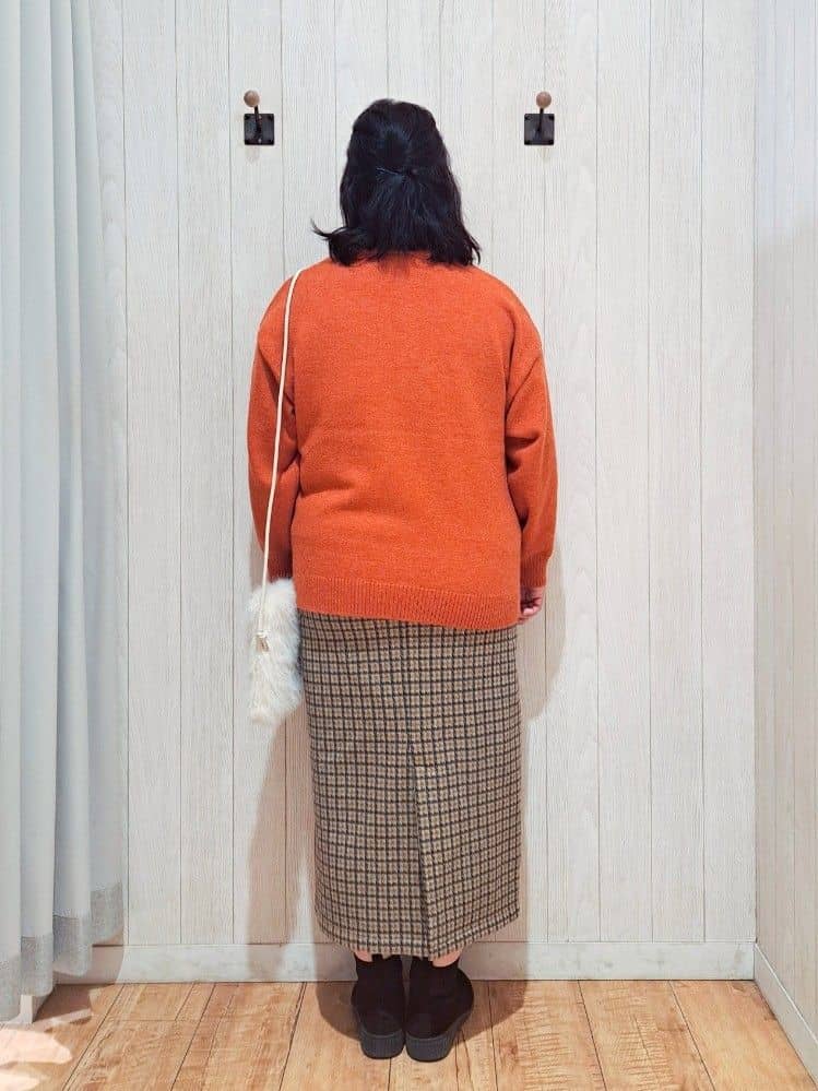 kotomiさんの「SHOO･LA･RUE｜【S-LL/あったか】大人レディな着こなしに シャギーチェックスカート」を使ったコーディネート