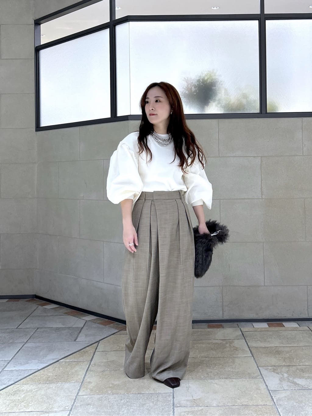よねさんの「INDIVI｜【再入荷】ファブリックフォルムスリーブニット」を使ったコーディネート