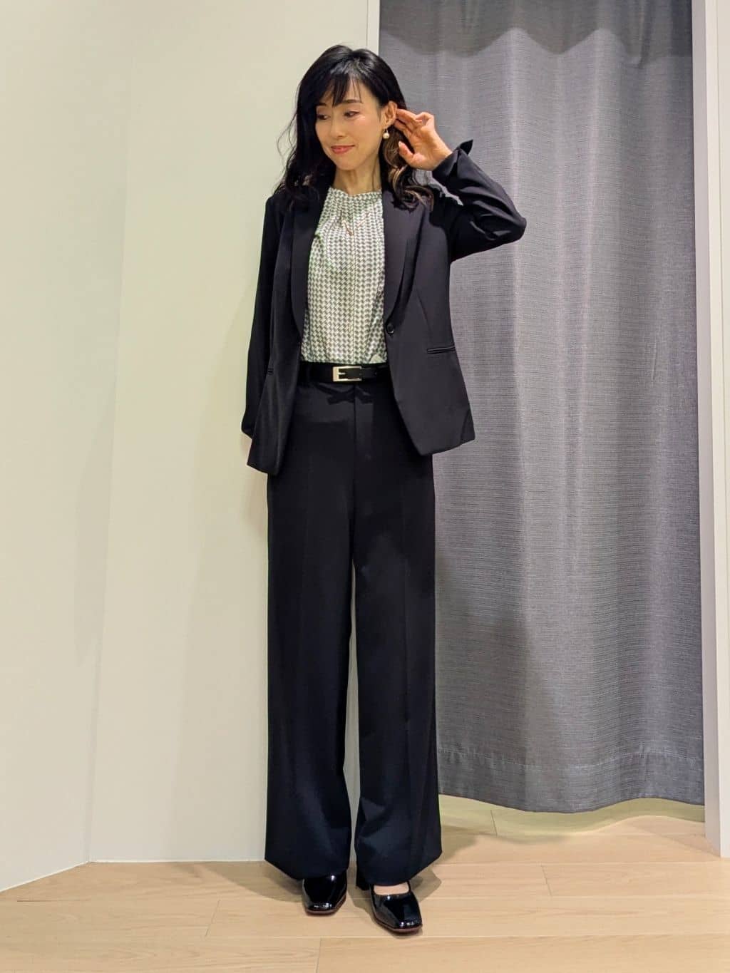 miiさんの「INDIVI｜【洗える／UVケア／スーツ】ストレッチワイドパンツ」を使ったコーディネート