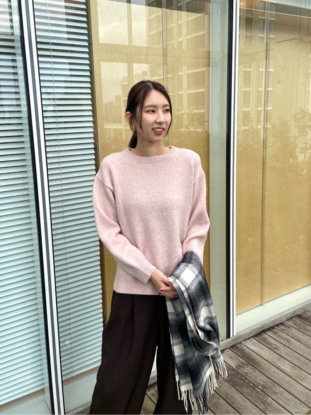 めぐさんの「OPAQUE.CLIP｜リラクシークルーネックニット【洗濯機OK】」を使ったコーディネート
