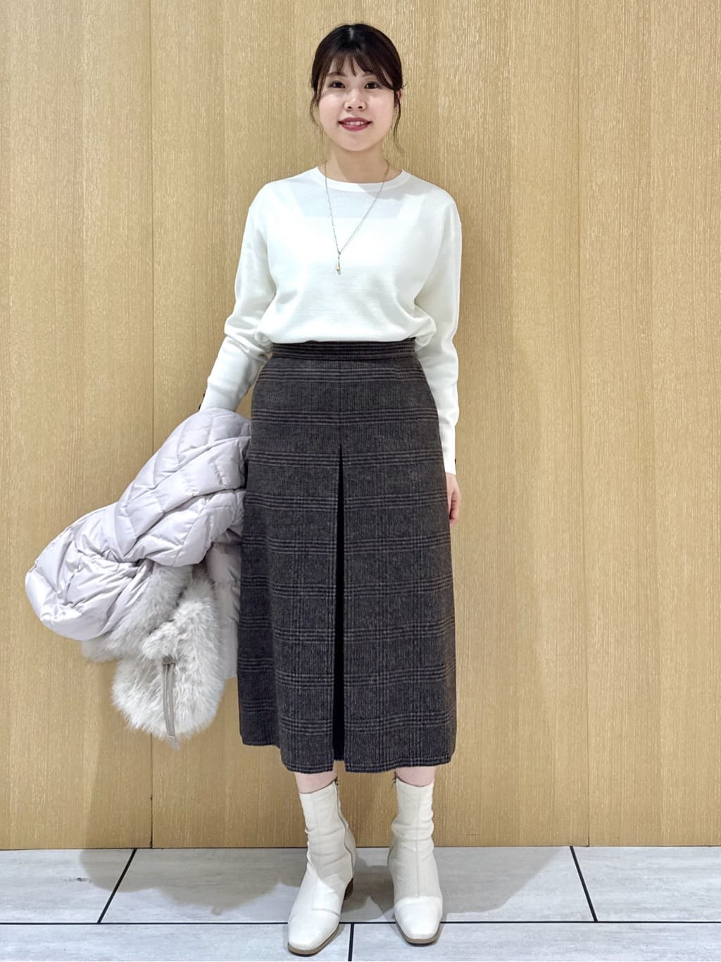 nanaさんの「UNTITLED｜【はっ水機能/フード取り外し可】ミディダウンコート」を使ったコーディネート