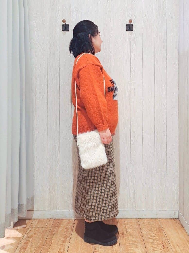 kotomiさんの「SHOO･LA･RUE｜【S-LL/あったか】大人レディな着こなしに シャギーチェックスカート」を使ったコーディネート