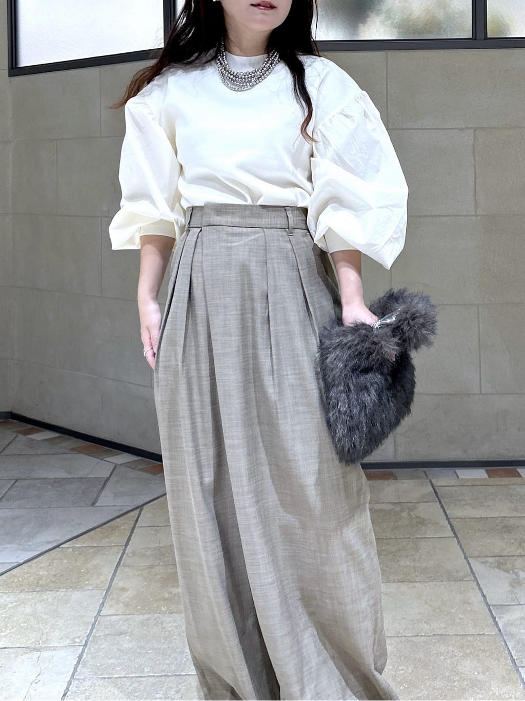 よねさんの「INDIVI｜【再入荷】ファブリックフォルムスリーブニット」を使ったコーディネート