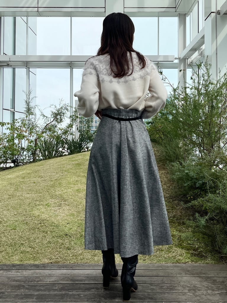 はばさんの「Couture brooch｜【通勤・大人上品】ラメツイード フレアスカート」を使ったコーディネート