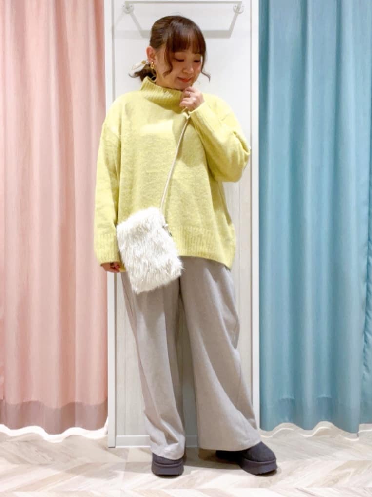 kitaさんの「SHOO･LA･RUE｜【洗濯機可/S-LL】インせず着られる ふわふわハイネックニット」を使ったコーディネート