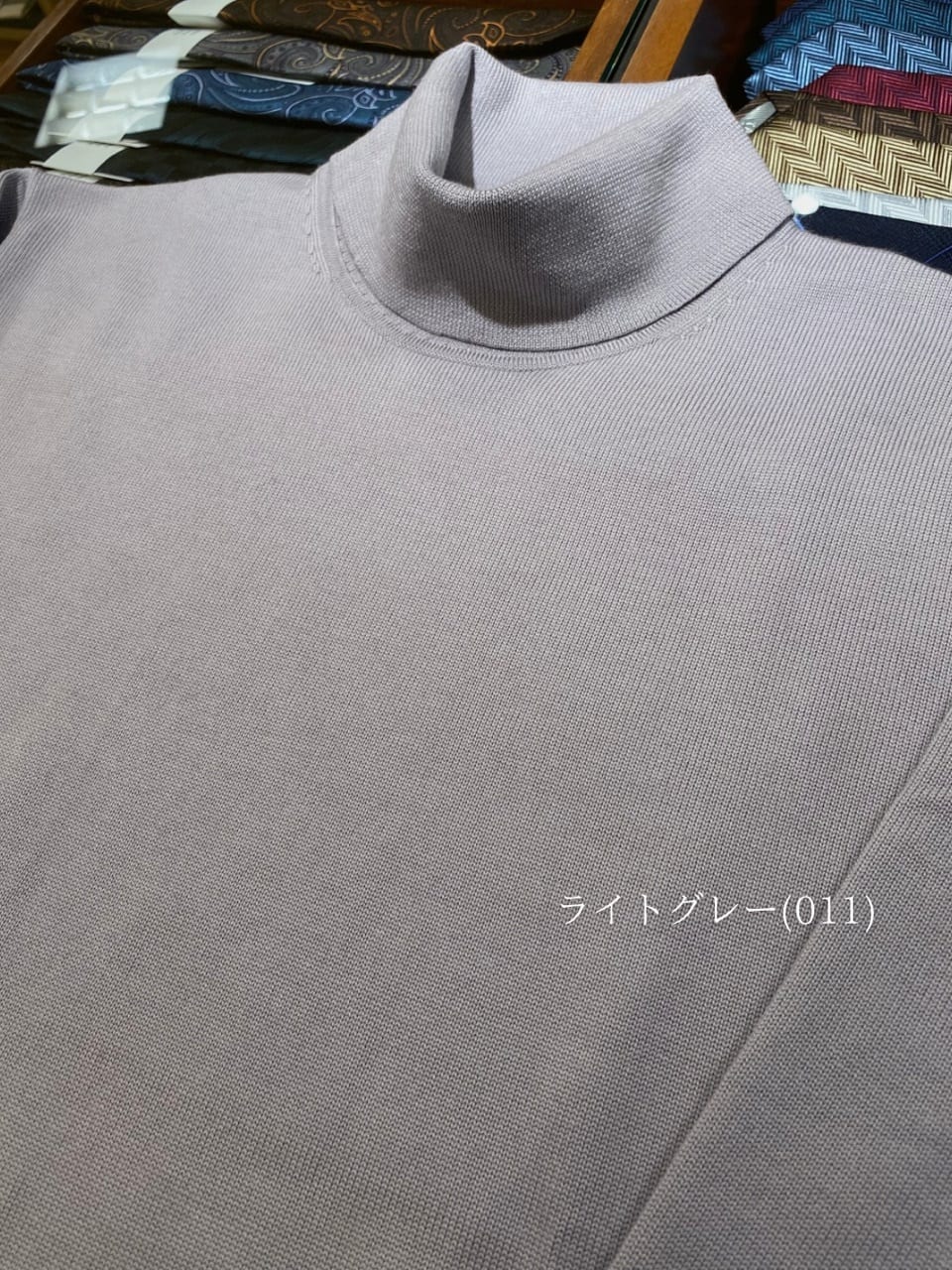小南大和さんの「TAKEO KIKUCHI｜アンチピリング タートルネック ニット」を使ったコーディネート