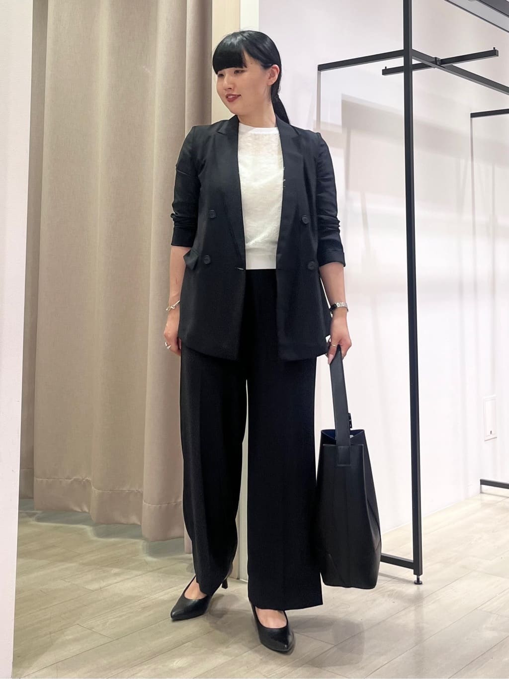 hasuさんの「INDIVI｜【軽く羽織れる！】ダブルジャケット」を使ったコーディネート