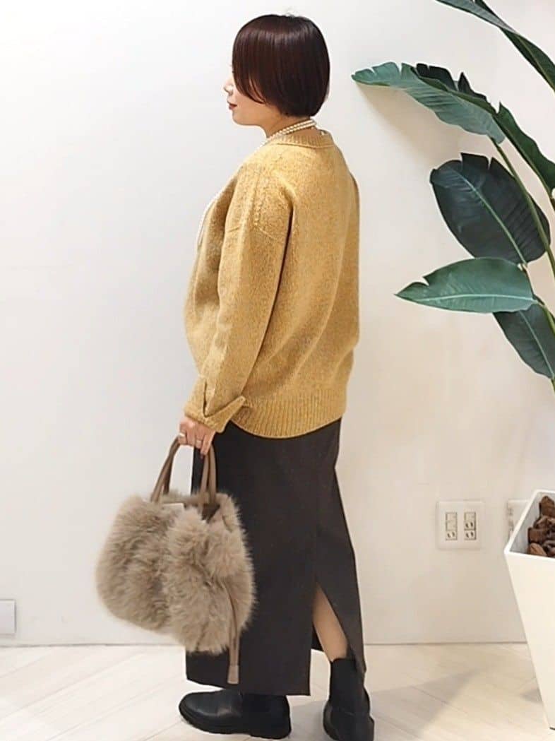 s u g iさんの「UNTITLED｜【ゆったり】三つ杢カラーニット」を使ったコーディネート