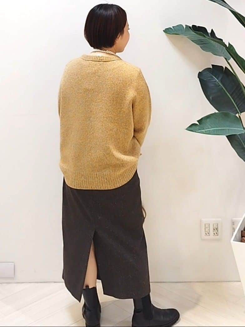 s u g iさんの「UNTITLED｜【ゆったり】三つ杢カラーニット」を使ったコーディネート