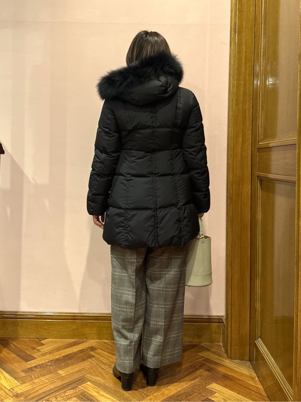 komatsuさんの「DRESSTERIOR｜アルパカブレンドVネックニット」を使ったコーディネート