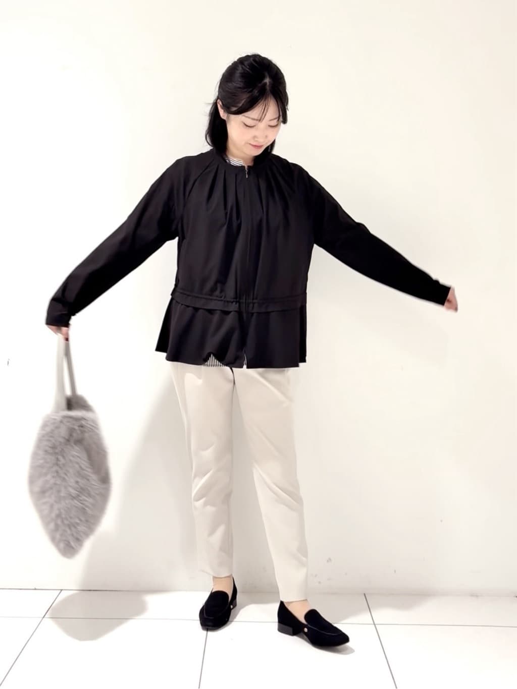 momokoさんの「INDIVI｜【洗える】胸元タックフリル長袖ブラウス」を使ったコーディネート