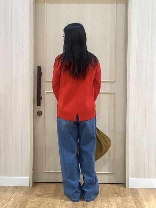 ERIさんの「SHOO･LA･RUE｜【洗える/毛玉レス】表面がきれいなハイネックバックスリットニット」を使ったコーディネート