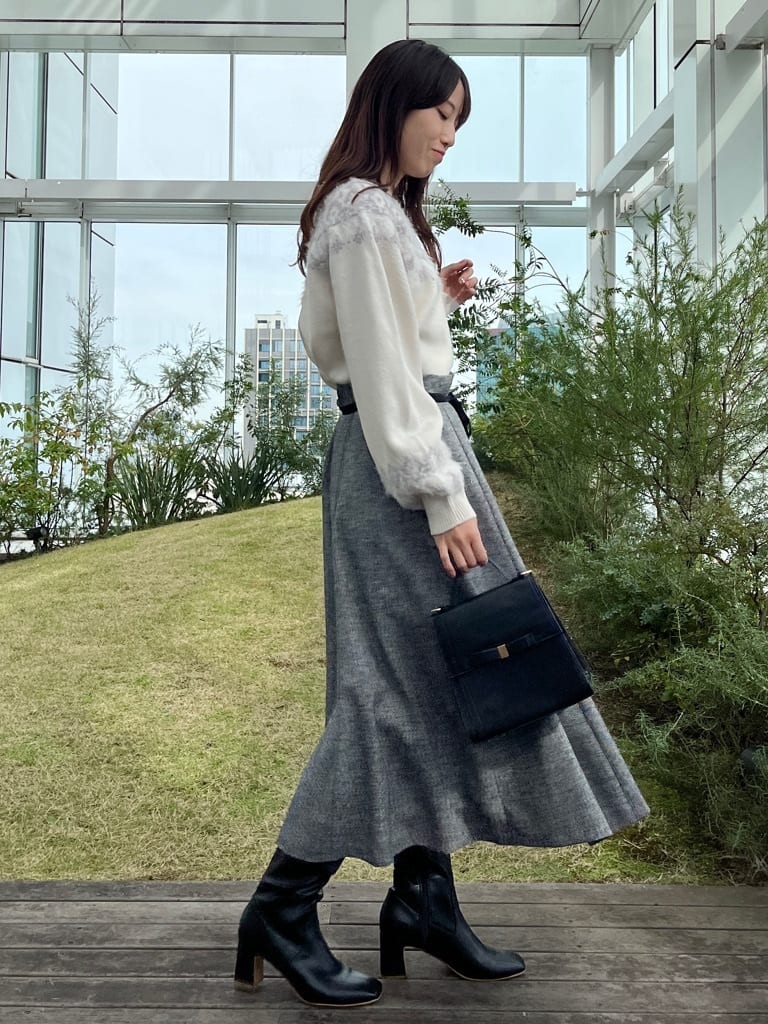 はばさんの「Couture brooch｜【通勤・大人上品】ラメツイード フレアスカート」を使ったコーディネート