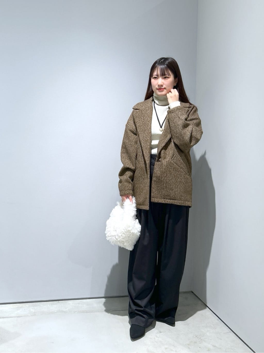 Renoさんの「INDIVI｜シャインテーパードサロペット」を使ったコーディネート