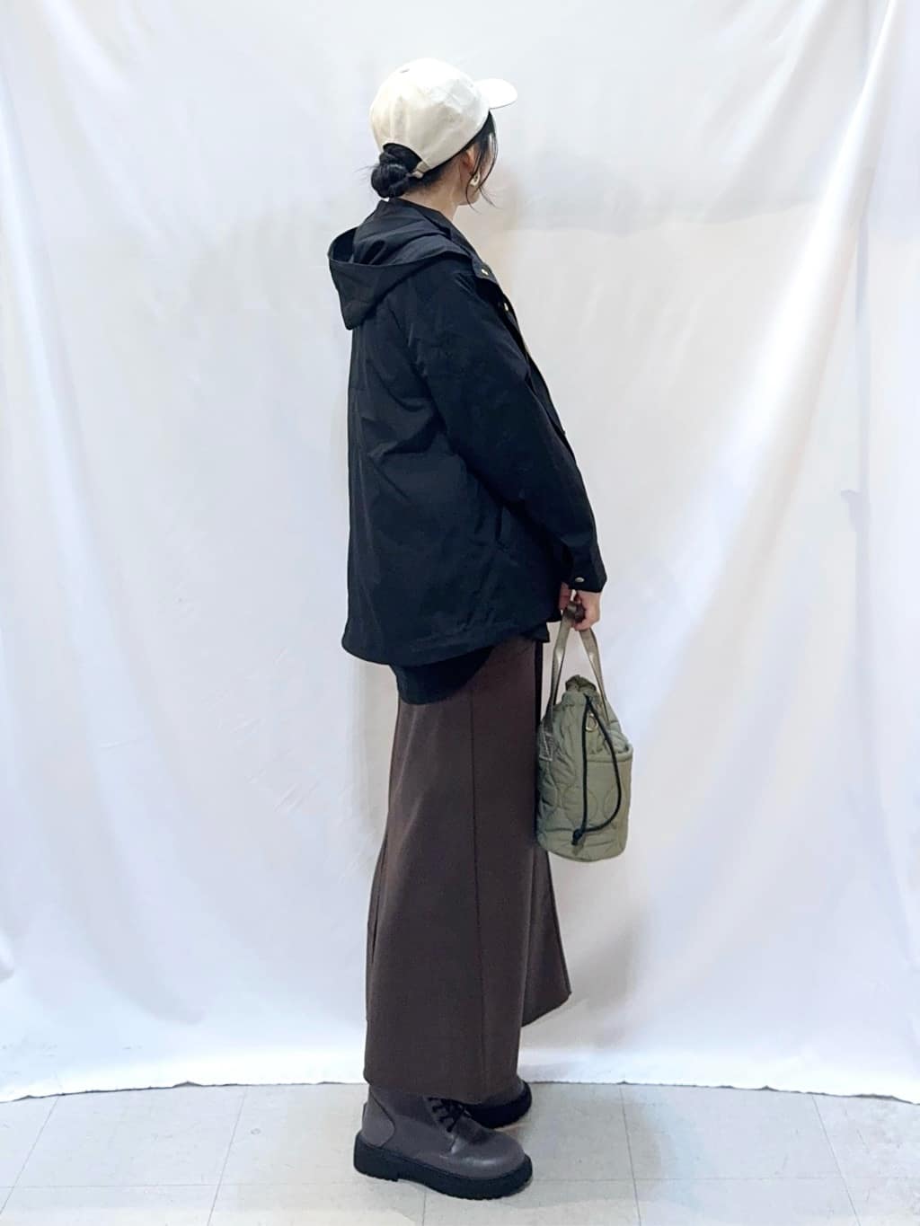 𝐇𝐢𝐫𝐨𝐦𝐢さんの「SHOO･LA･RUE｜グラフィックアソート BIGロンT」を使ったコーディネート