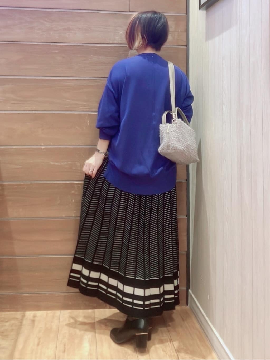aaamiさんの「SHOO･LA･RUE｜【高レビュー/洗濯機可】ゆるシルエットで体型カバー もちもちニット」を使ったコーディネート