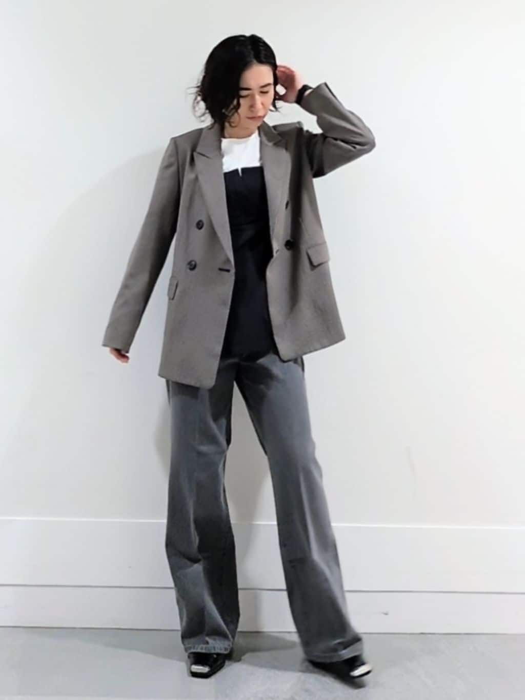 ミズタさんの「UNTITLED｜【洗える/ゆったりシルエット】ビスチェドッキング　プルオーバー」を使ったコーディネート