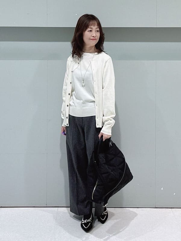 makiさんの「UNTITLED｜【はっ水機能/フード取り外し可】ミディダウンコート」を使ったコーディネート